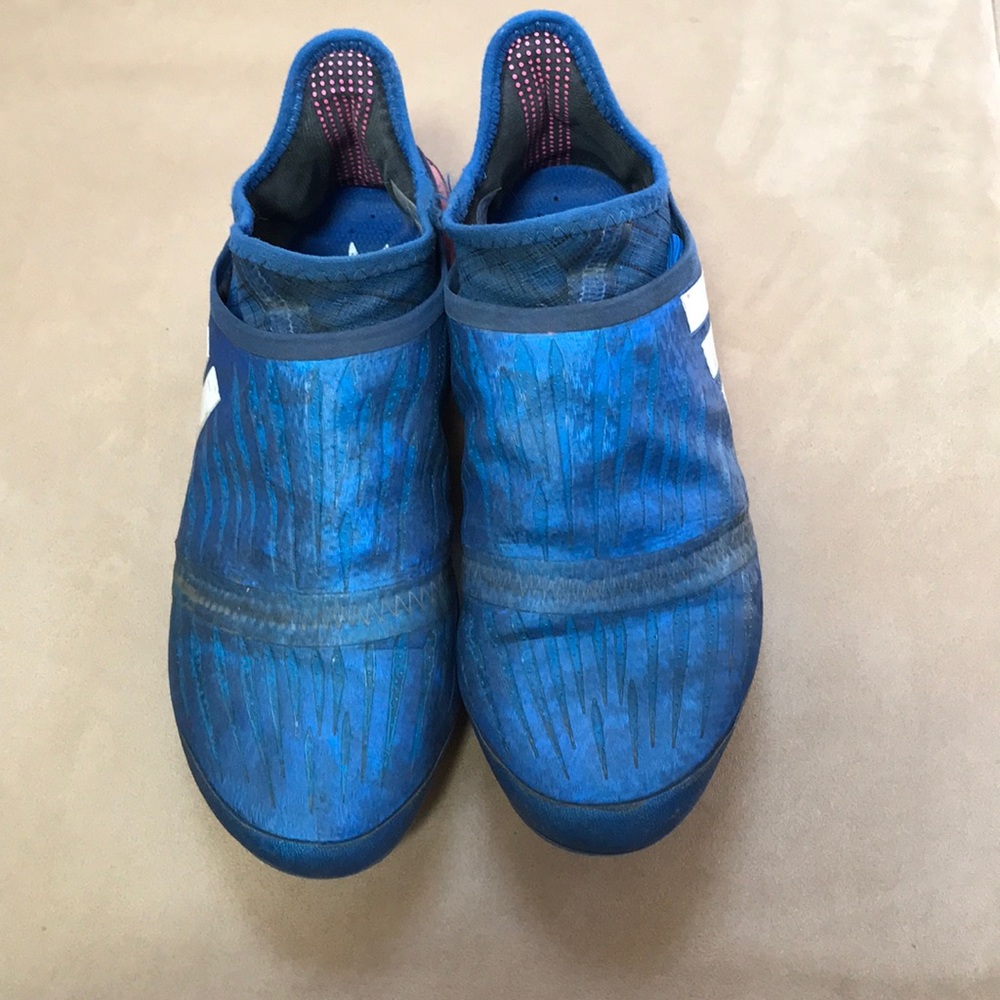 Cleats - Picture 5 of 8